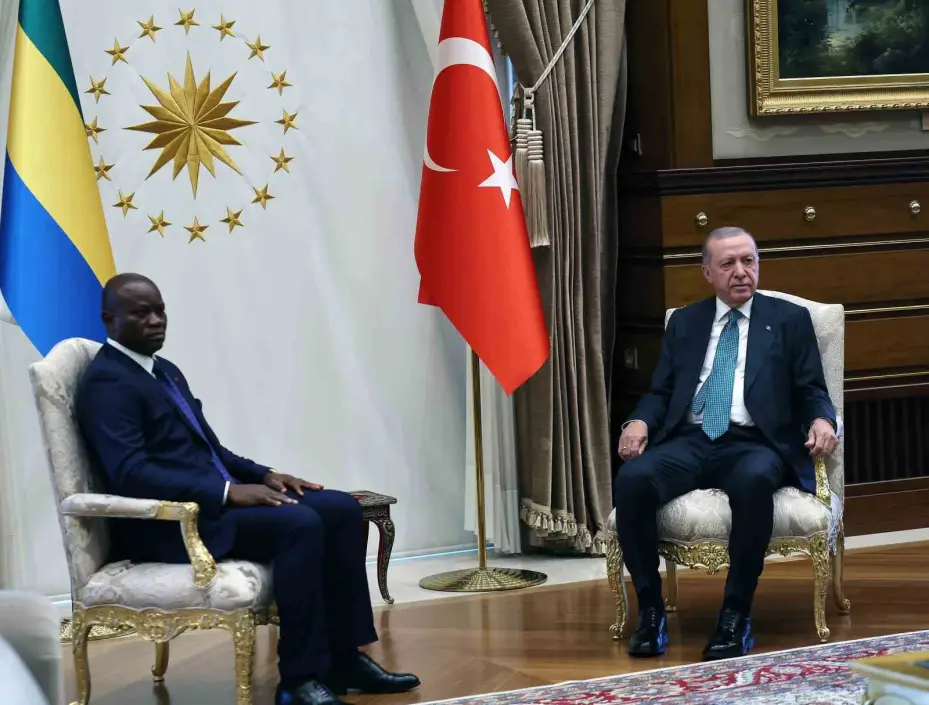 Cumhurbaşkanı Erdoğan, Gabon Cumhurbaşkanı Nguema’yı törenle karşıladı