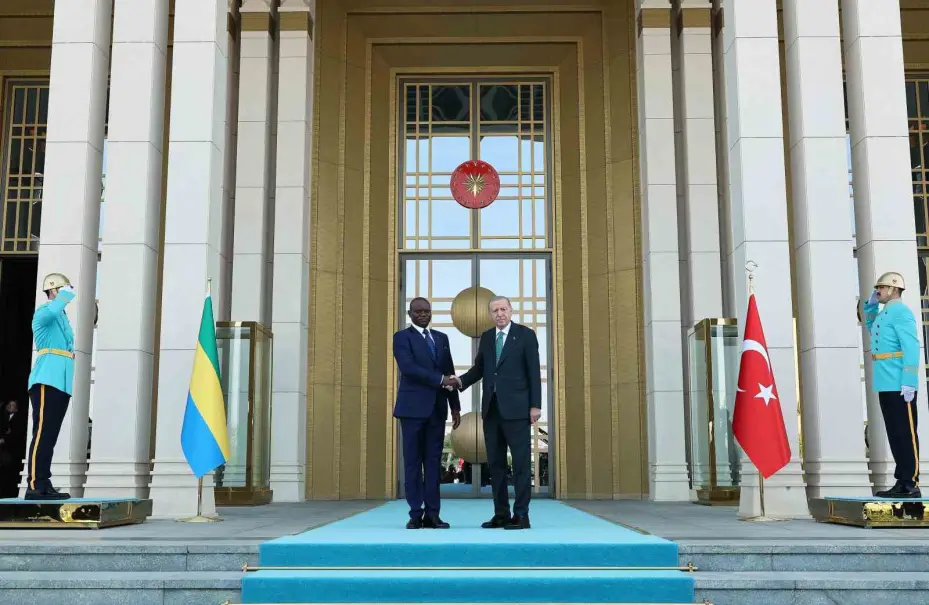Cumhurbaşkanı Erdoğan, Gabon Cumhurbaşkanı Nguema’yı törenle karşıladı
