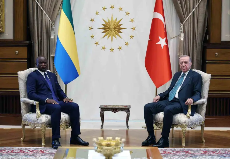 Cumhurbaşkanı Erdoğan, Gabon Cumhurbaşkanı Nguema’yı törenle karşıladı