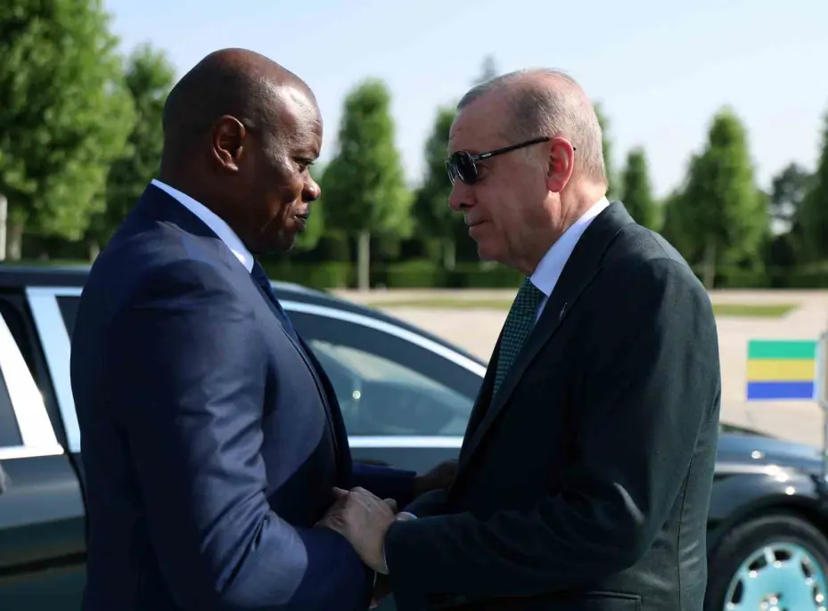Cumhurbaşkanı Erdoğan, Gabon Cumhurbaşkanı Nguema’yı törenle karşıladı
