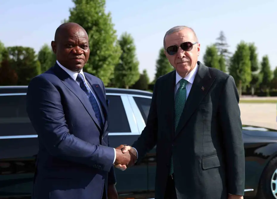Cumhurbaşkanı Erdoğan, Gabon Cumhurbaşkanı Nguema’yı törenle karşıladı