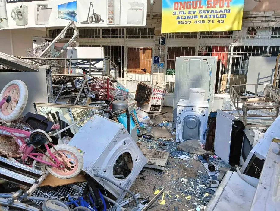 Ankara’da ev eşyası alan şahsın hem ödeme yapmadığı hem de dükkana saldırdığı iddiası