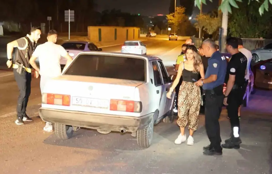 Aksaray’da araçlar ve şahıslar didik didik arandı
