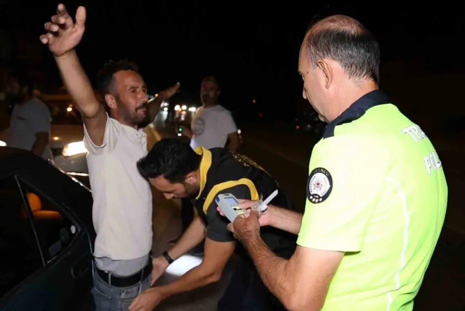 Aksaray’da araçlar ve şahıslar didik didik arandı