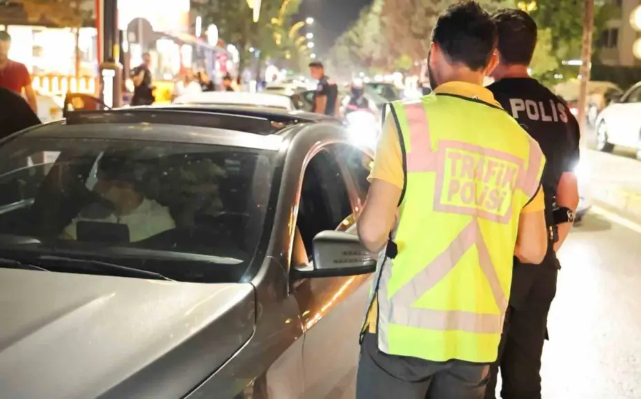 Aksaray’da araçlar ve şahıslar didik didik arandı