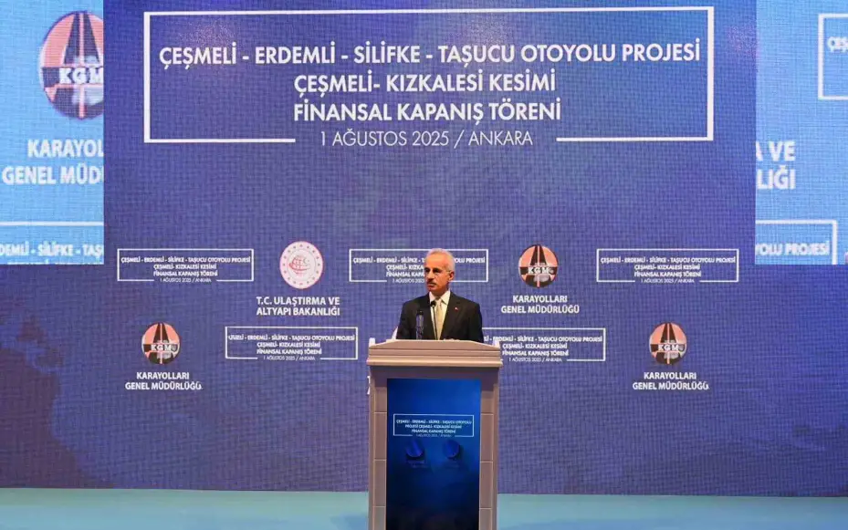 Bakan Uraloğlu: "Çeşmeli-Kızkalesi Otoyolumuz tamamlandığında kesintisiz, yüksek standartlı ve daha güvenli bir ulaşım imkanı sağlamış olacağız"