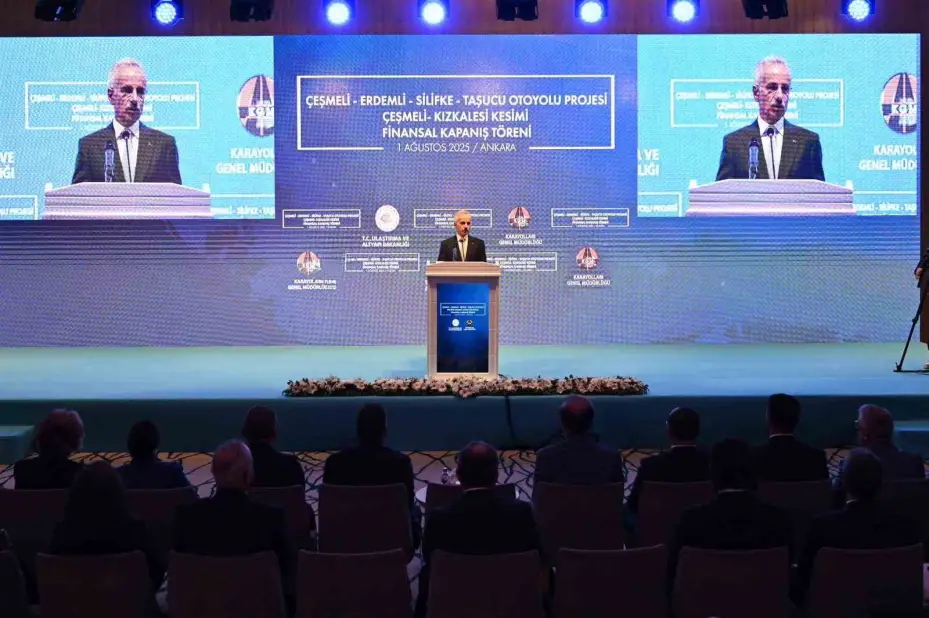 Bakan Uraloğlu: "Çeşmeli-Kızkalesi Otoyolumuz tamamlandığında kesintisiz, yüksek standartlı ve daha güvenli bir ulaşım imkanı sağlamış olacağız"
