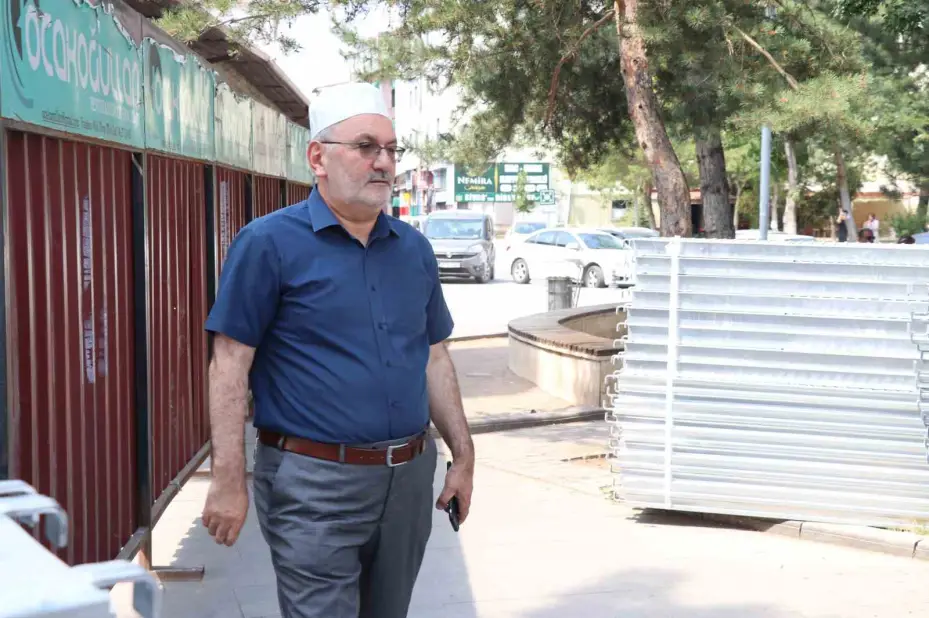 Eğri minaresiyle dikkat çeken 832 yıllık tarihi Sivas Ulu Camii’nin restorasyon çalışmalarına başlandı