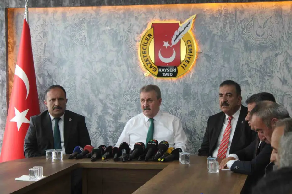 BBP Genel Başkanı Destici: "(ABD’nin ek vergi kararı) Türkiye hemen buna mukabil aynı şekilde karşılık vermelidir"