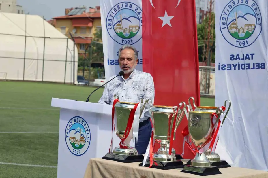Talas’ta yaz spor okulu görkemli finalle tamamlandı