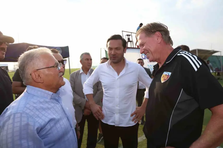 Başkan Büyükkılıç; Kayserispor - Alanyaspor hazırlık maçını izledi