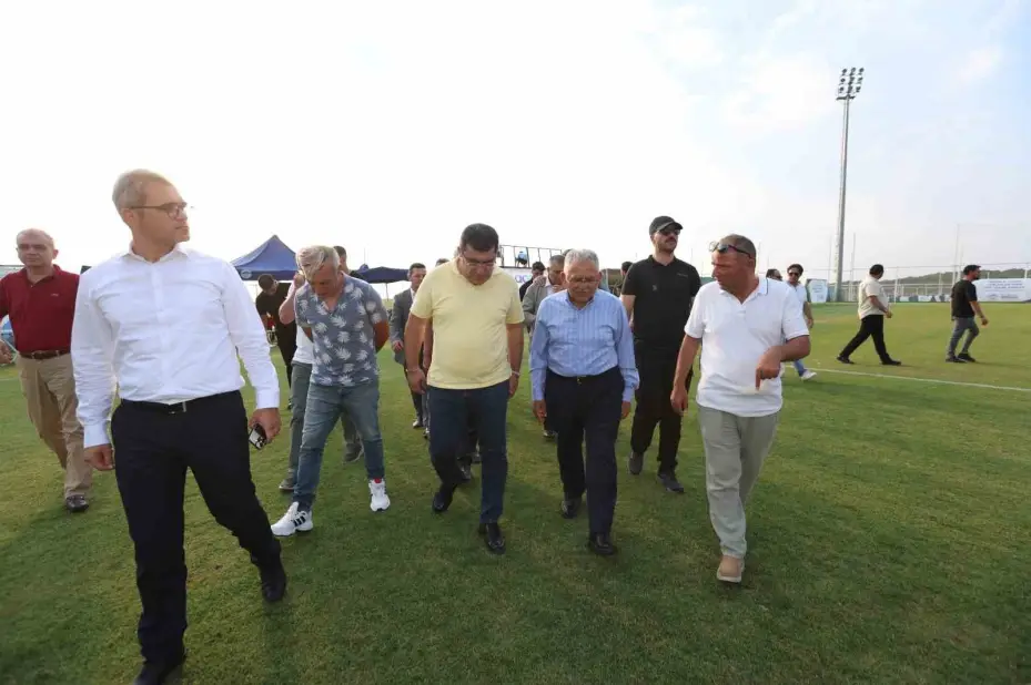 Başkan Büyükkılıç; Kayserispor - Alanyaspor hazırlık maçını izledi