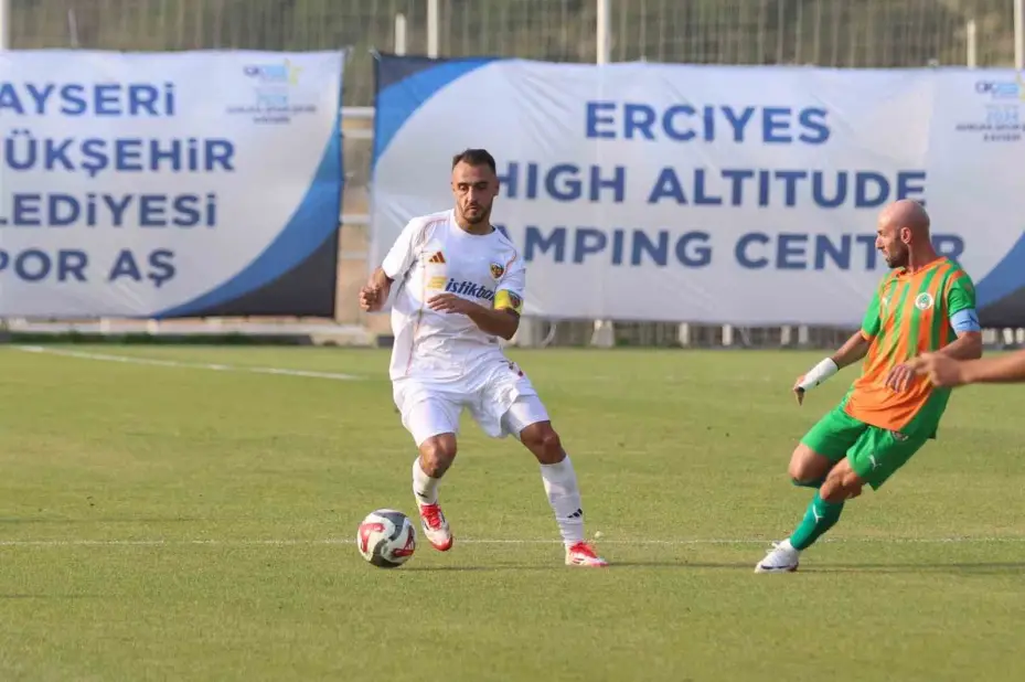 Başkan Büyükkılıç; Kayserispor - Alanyaspor hazırlık maçını izledi
