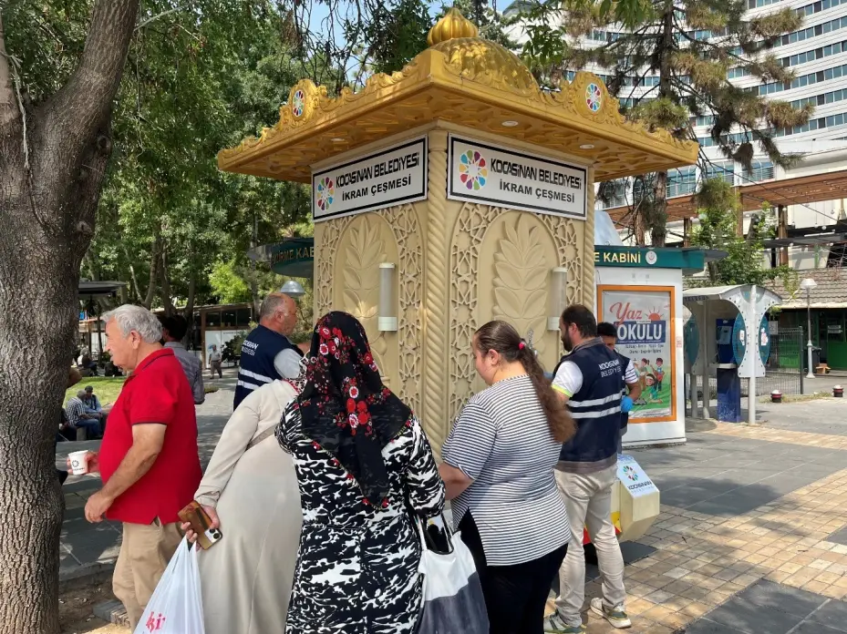 Kocasinan’dan sıcak havalarda buz gibi limonata ikramı