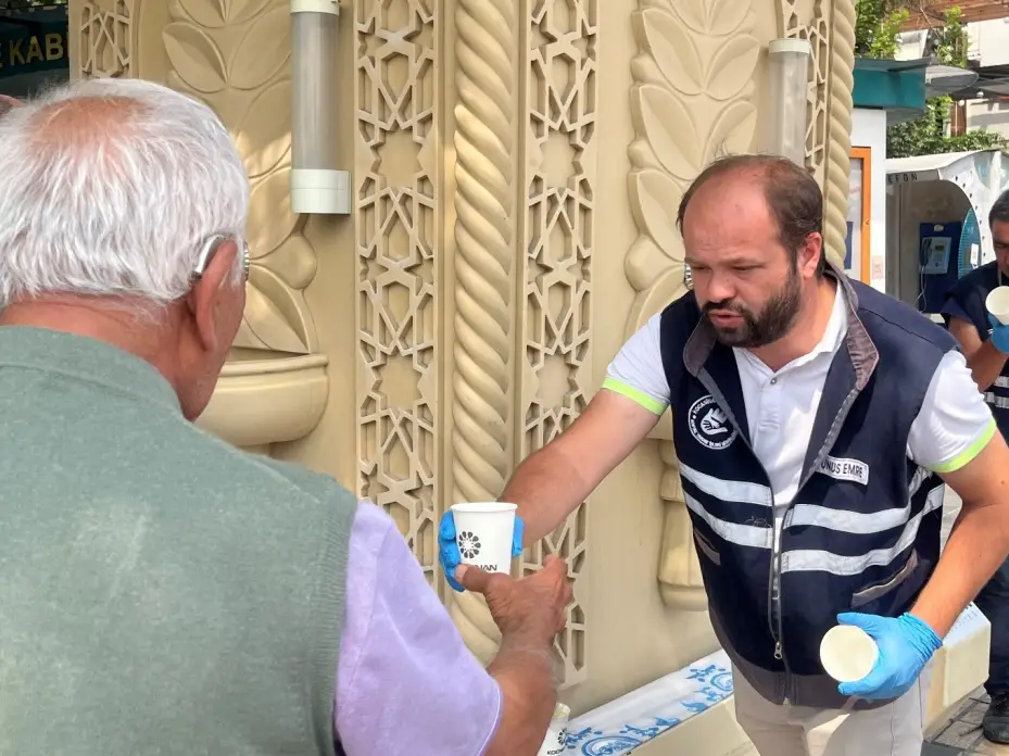 Kocasinan’dan sıcak havalarda buz gibi limonata ikramı