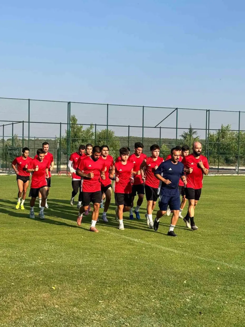 Anadolu Üniversitesi futbol takımı Kızılcahamam’da kampa girdi