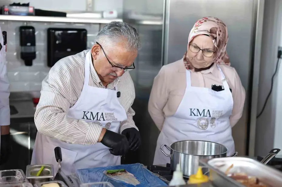 Başkan Büyükkılıç’tan gastronomi şehri Kayseri’yi tercih edecek öğrencilere burs ve istihdam müjdesi