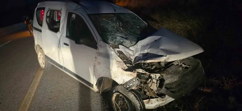 Ankara’da kontrolden çıkan araç takla attı: 3 yaralı