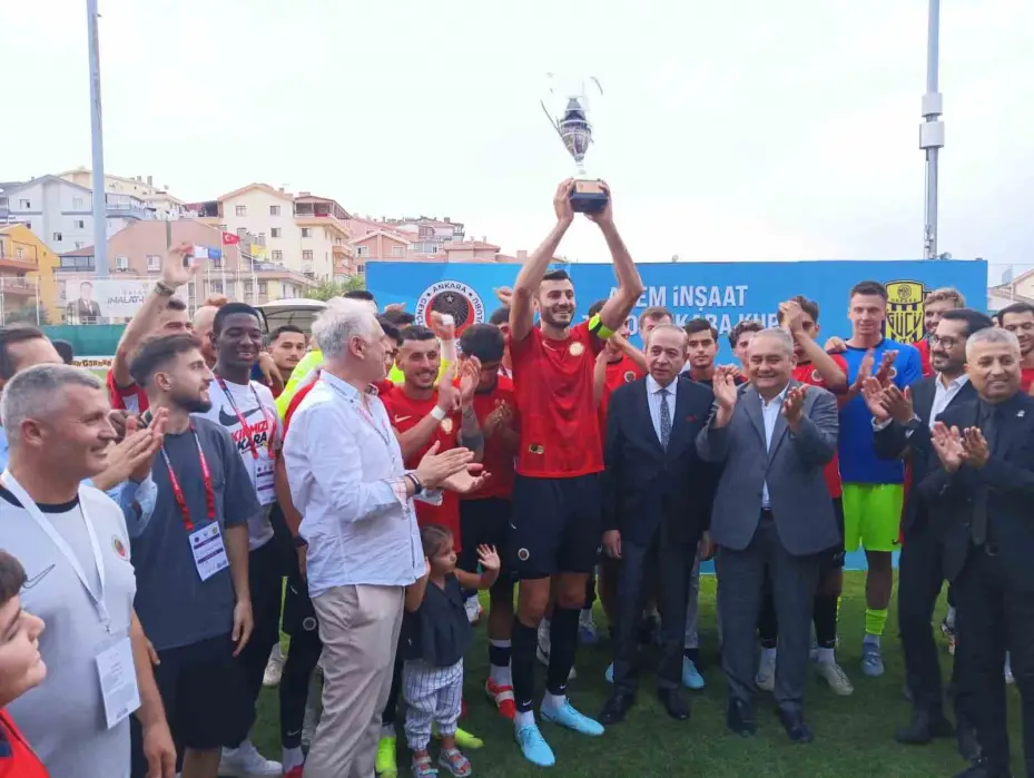 Hüseyin Eroğlu: "Transfer anlamında çalışmalarımız devam ediyor"