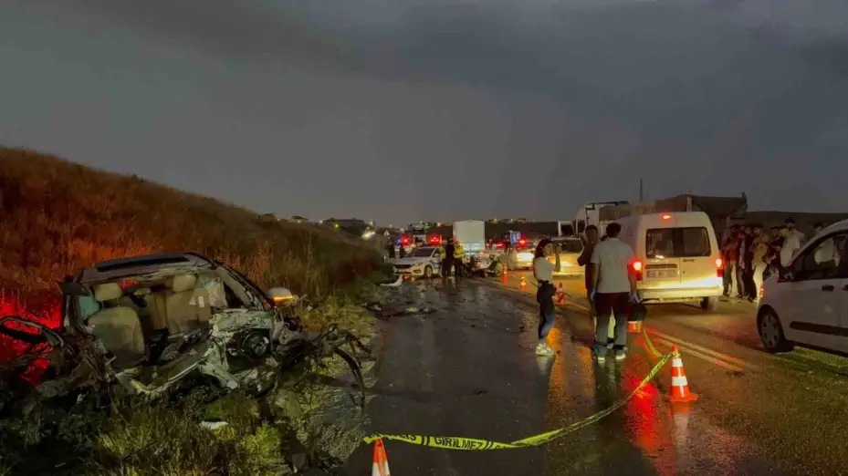 Ankara’da tır ile otomobil kafa kafaya çarpıştı: 1 ölü