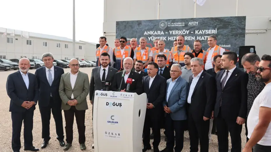 Elitaş: "İnşallah 2 buçuk sene sonra Kayseri-Ankara hızlı trenine kavuşmuş olacağız"