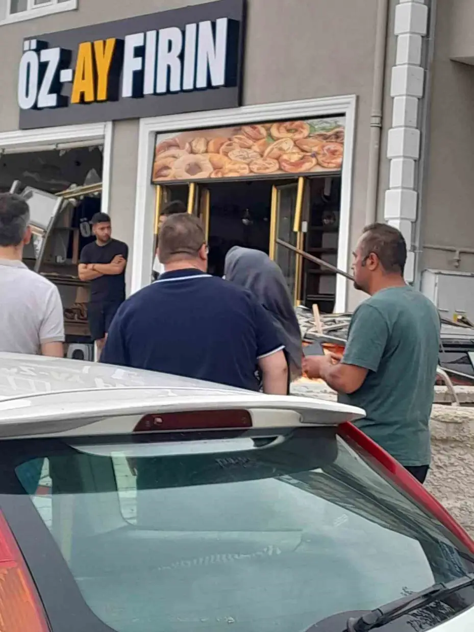 Elmadağ’da ekmek fırınında patlayan buhar makinası maddi hasara neden oldu