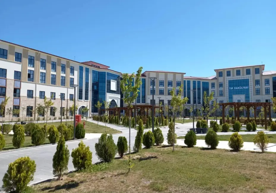 Rektör Uslu’dan YKS adaylarına mesaj: "NÖHÜ sizi bekliyor"