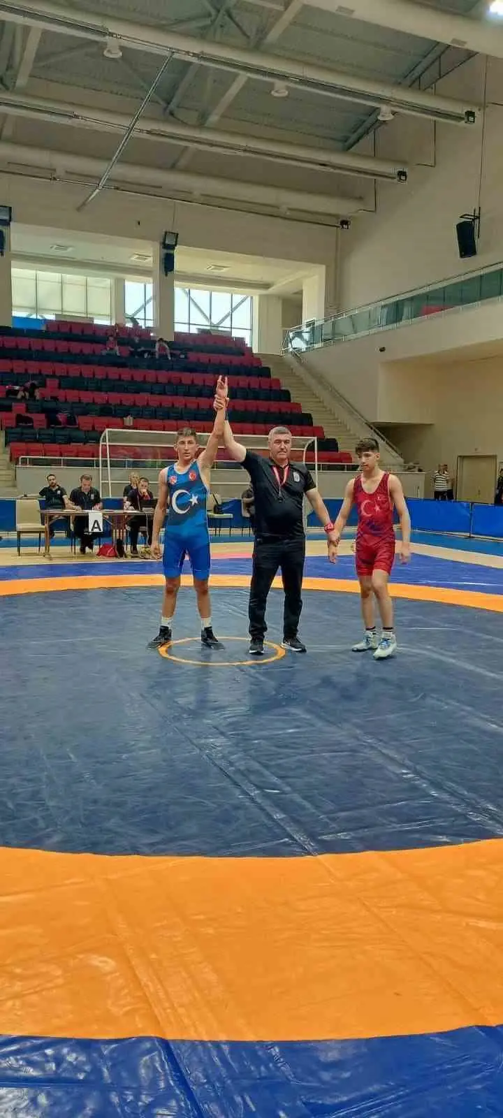 Eskişehirli sporcunun güreş başarısı