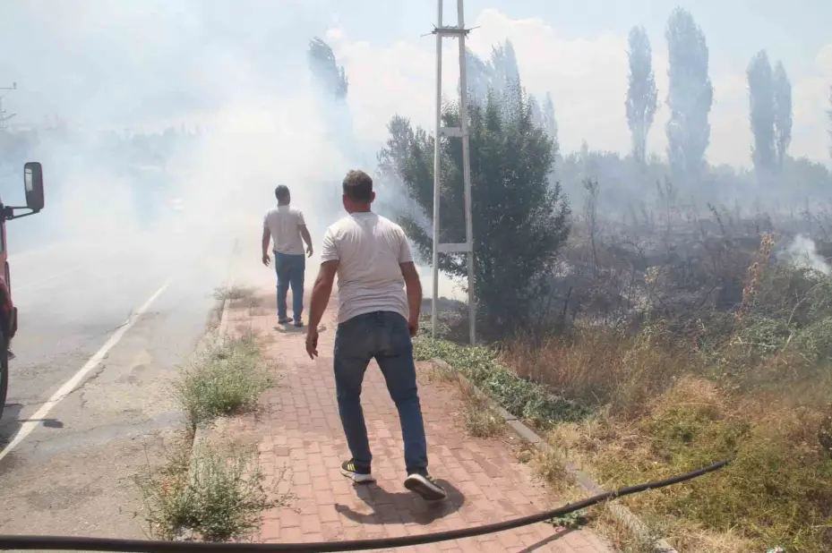 Beyşehir’de kampüs yakınlarındaki yangın korkuttu