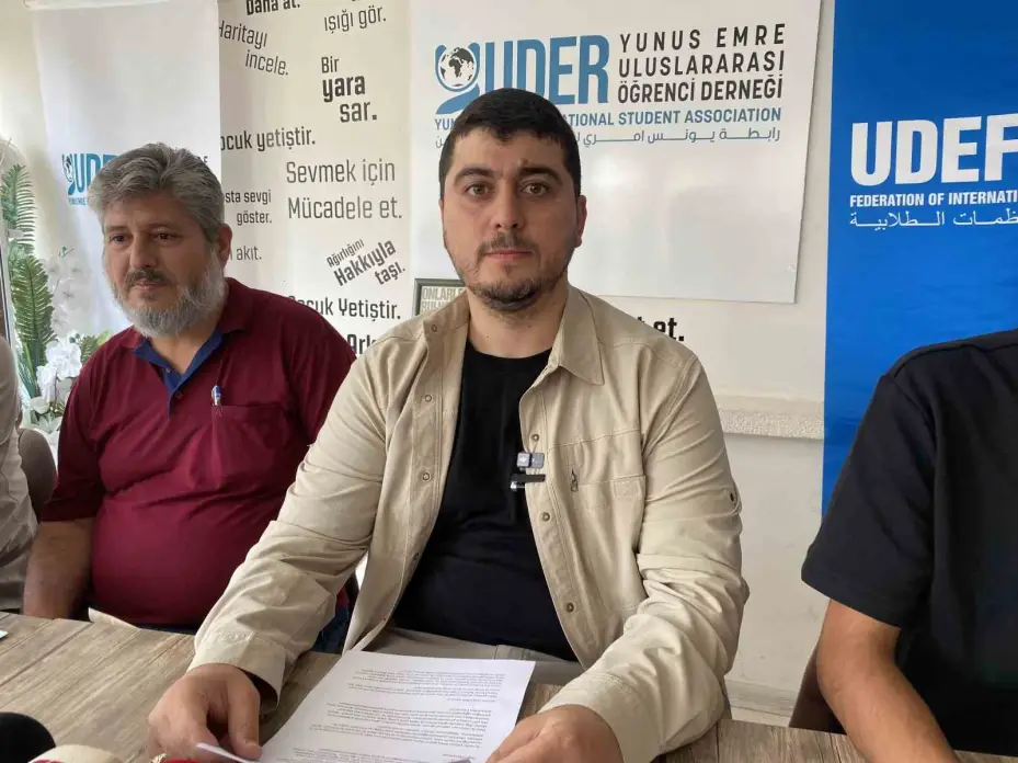 Yemenli 2 öğrenci ve babaları millet bahçesinde  darp edildi