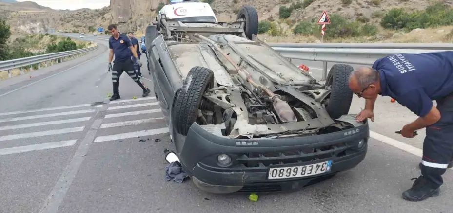 Lastiği kopan otomobil takla attı: 1 yaralı