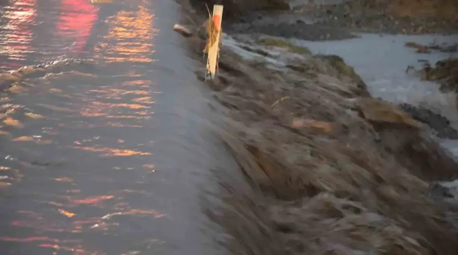 Aksaray-Nevşehir karayolunu sel vurdu: Yol trafiğe kapandı