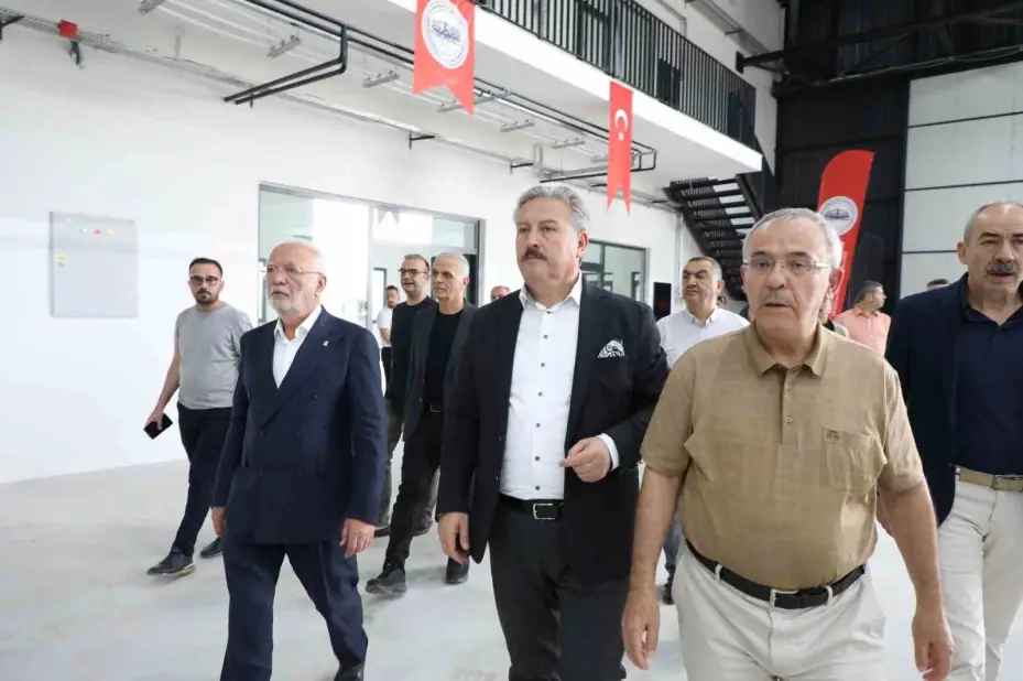 Elitaş; Havacılık Lisesi’ni ziyaret etti