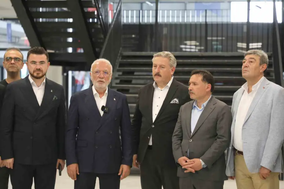 Elitaş; Havacılık Lisesi’ni ziyaret etti
