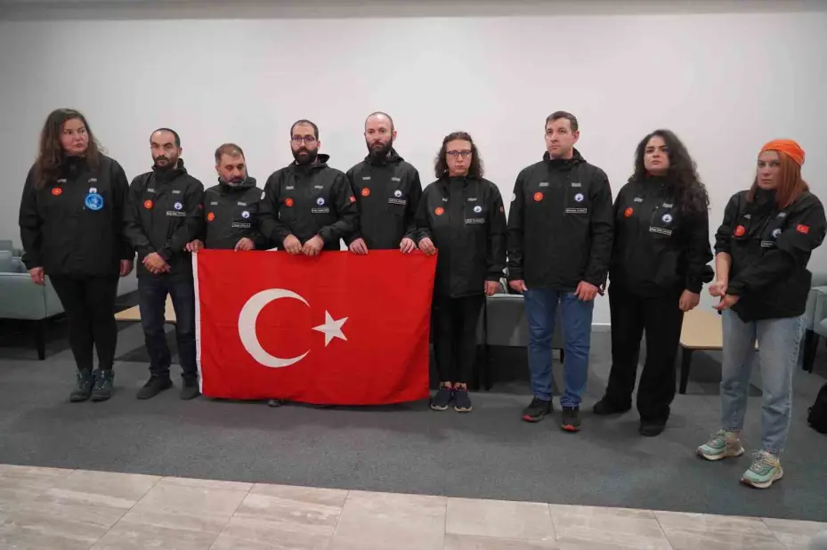 Bakan Kacır: "5’inci Ulusal Arktik Bilimsel Araştırma Seferi başarıyla tamamlandı"