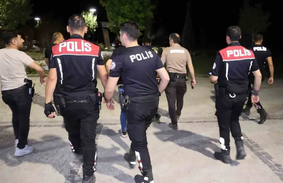Aksaray’da 116 polisle park ve bahçelerde şok uygulama