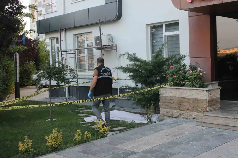 Süitte şüpheli ölüm