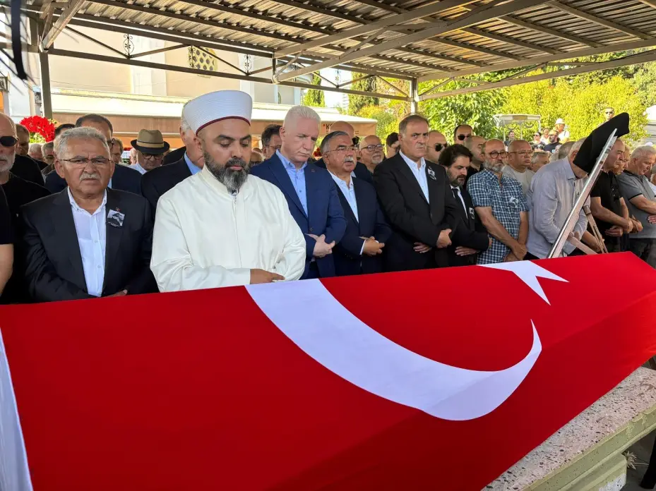 Metin Sözen son yolculuğuna uğurlandı