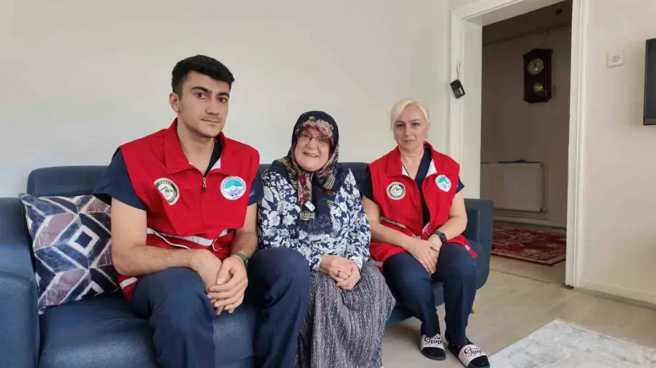 YADES çalışanları, yaşlılara umut oluyor