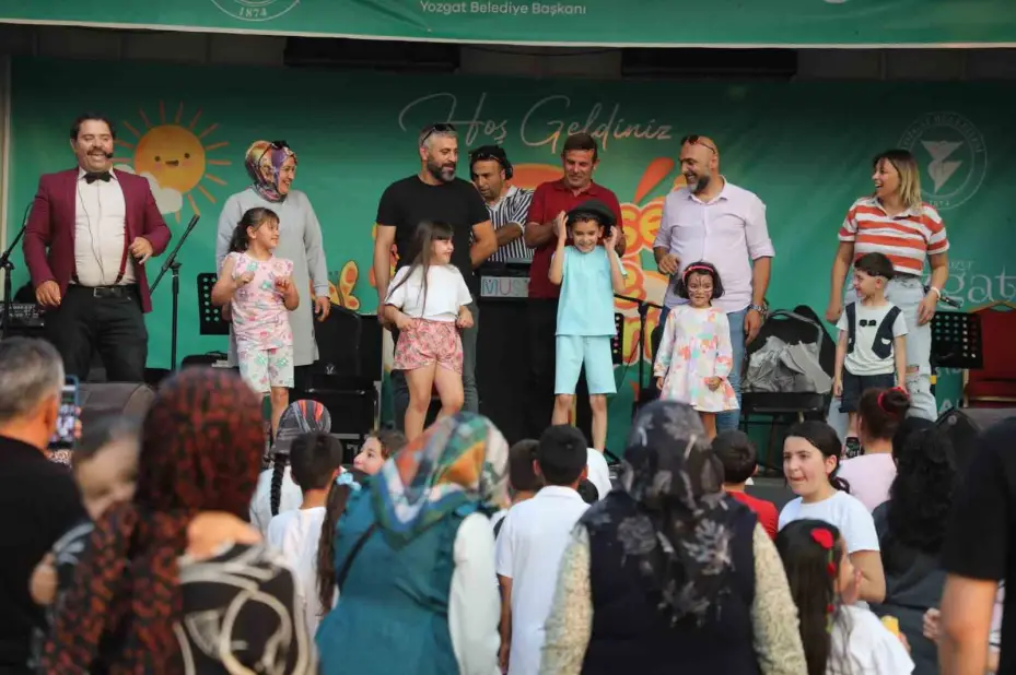 Yozgat Belediyesi’nin düzenlediği mahalle şenlikleriyle çocuklar doyasıya eğlendi