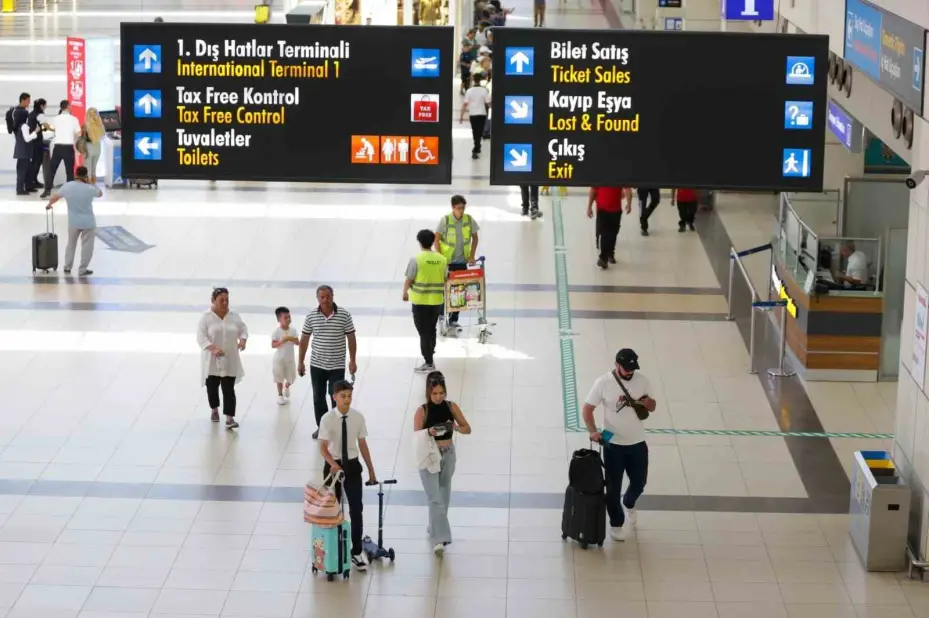 Antalya’dan tarihi rekor: Bir günde 105 bin ziyaretçi