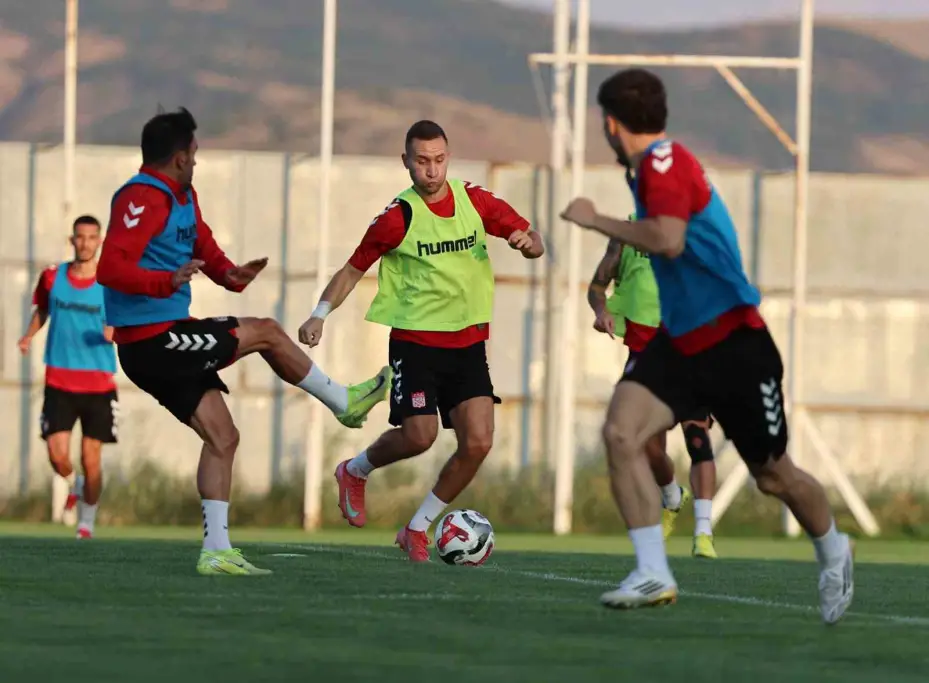 Sivasspor’da Erzurum FK mesaisi