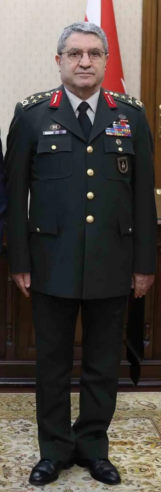 Genelkurmay Başkanlığına Kara Kuvvetleri Komutanı Orgeneral Selçuk Bayraktaroğlu getirildi.