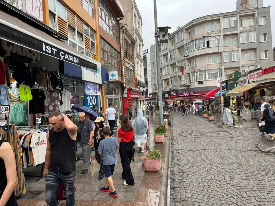 Eskişehir’de sağanak vatandaşlara zor anlar yaşattı