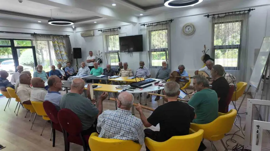 Gönül belediyeciliğinin en güzel sesi: Ulu Çınarlar Korosu