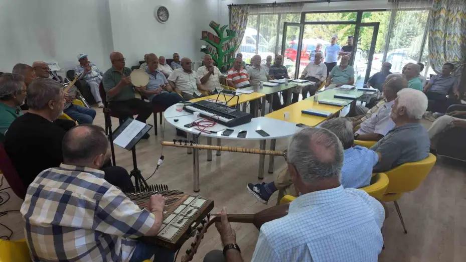 Gönül belediyeciliğinin en güzel sesi: Ulu Çınarlar Korosu