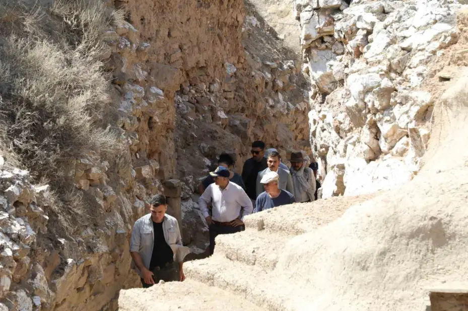 Vali Çelik’ten Kınık Höyük ve Porsuk-Zeyve Höyük Kazı Alanlarına ziyaret