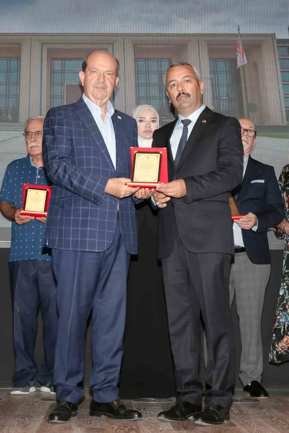 Çarboğa’dan KKTC Cumhurbaşkanı Tatar’a ‘Türk Dünyası Yüksek Hizmet Ödülü’
