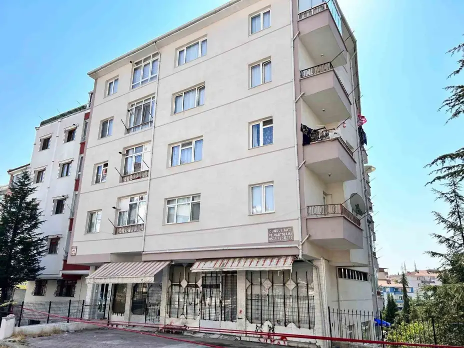 Ankara’da kolonları kırılan bina tahliye edildi