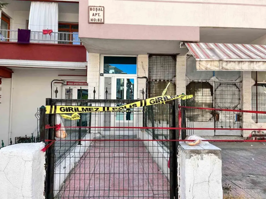 Ankara’da kolonları kırılan bina tahliye edildi